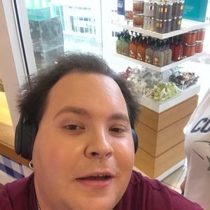 Meet your Posher, Casey